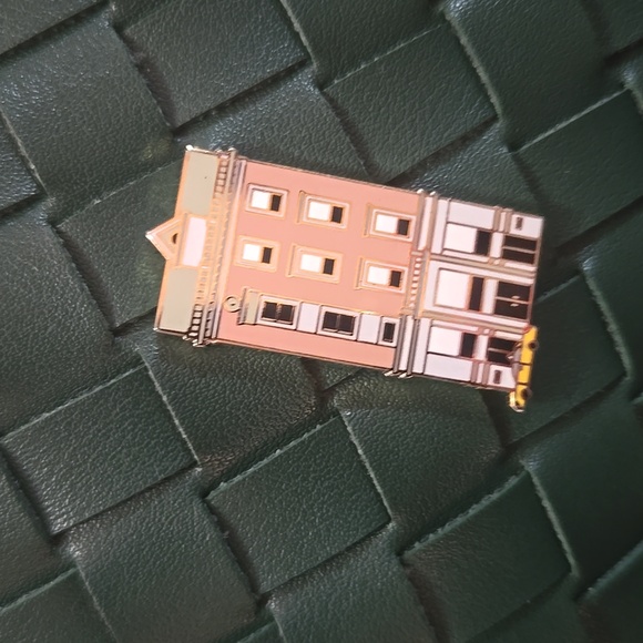 Macy's NWT  Green Hand tote with auth Bottega Veneta Pins - Picture 9 of 12